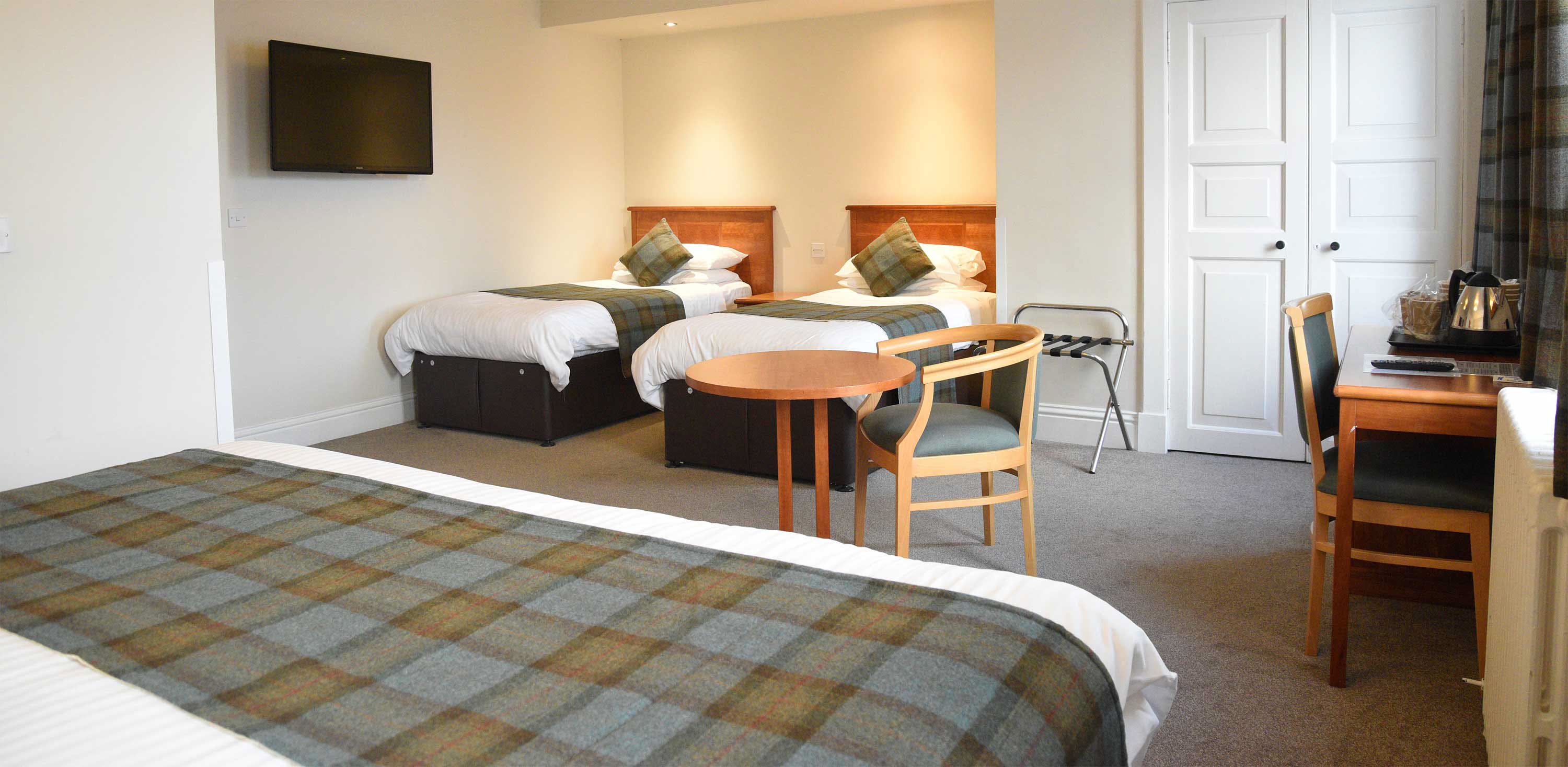 The Royal Hotel in Portree contains en suite family rooms with sea views WIFI Freeview TV and hotel parking