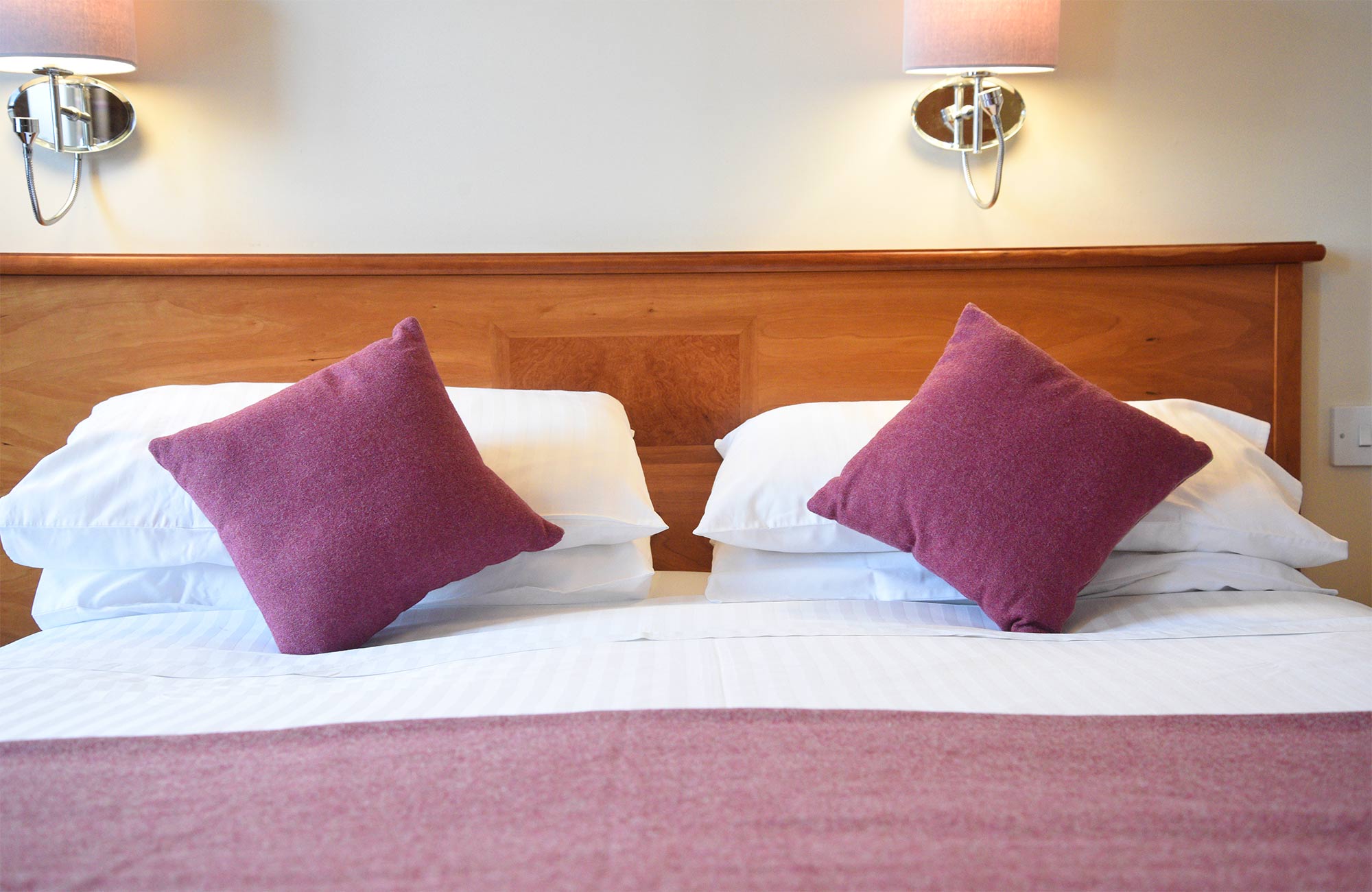 Luxury Double Room en suite accommodation in Portree with sea views WIFI private parking great value